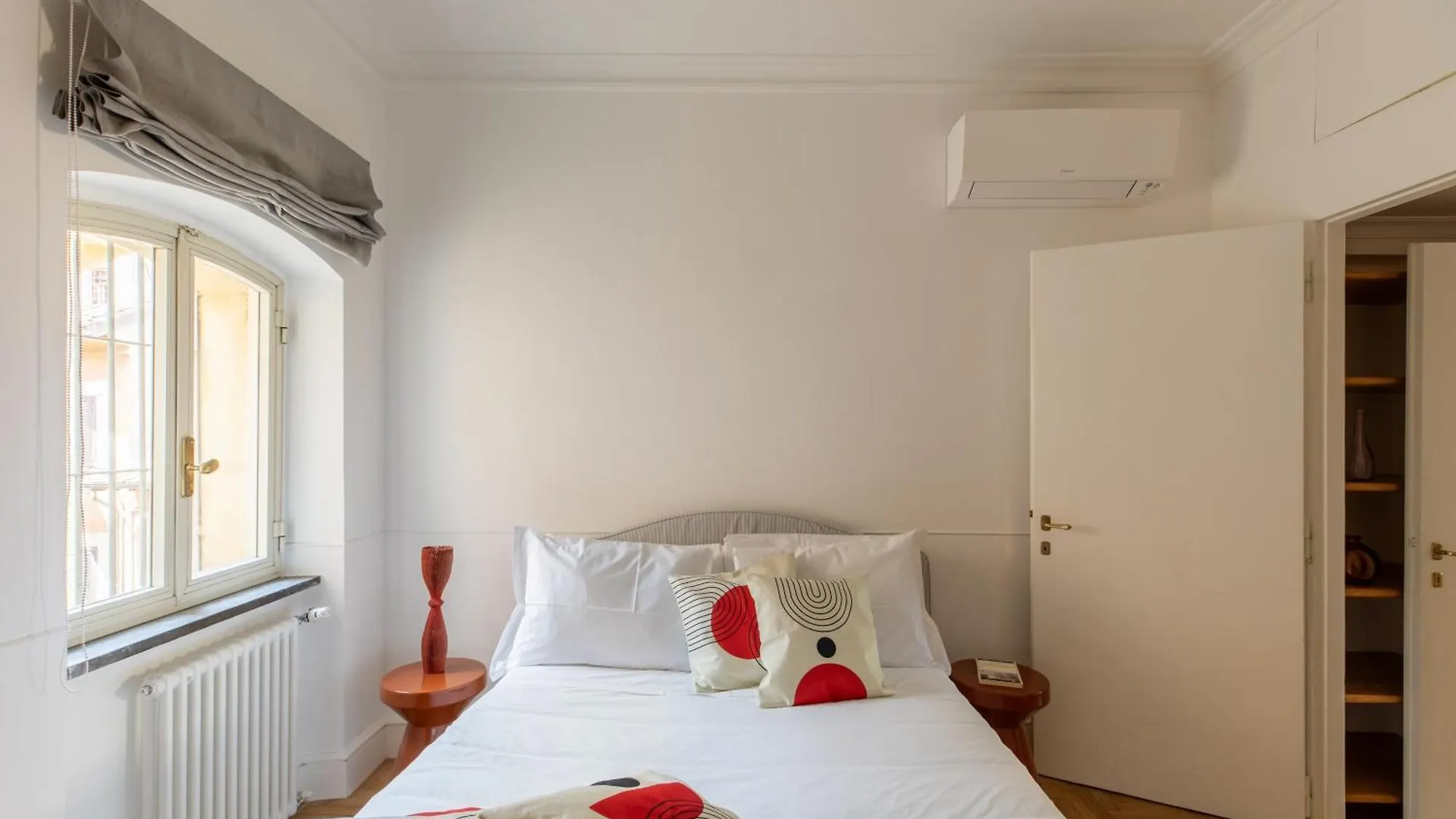Apartment Iflat Trastevere Stylish 4 Bedroom Penthouse Rome